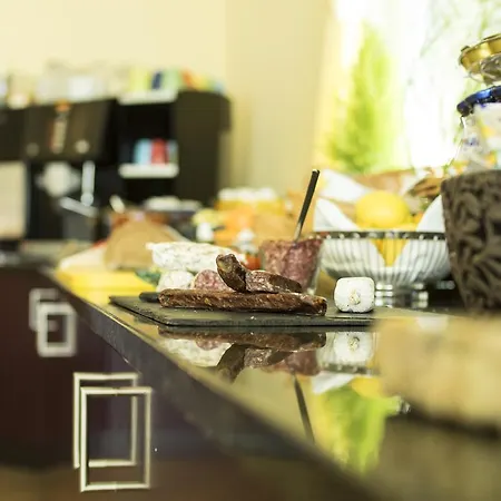 Park Hotell 4*