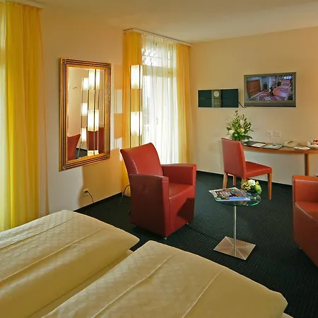 Park Hotell 4*
