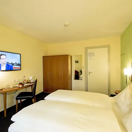 Park Hotell 4*