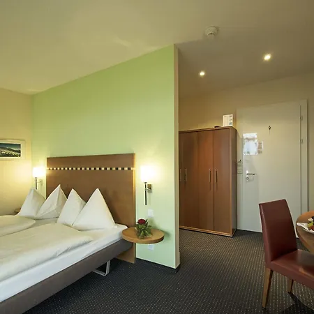 Park Hotell 4*